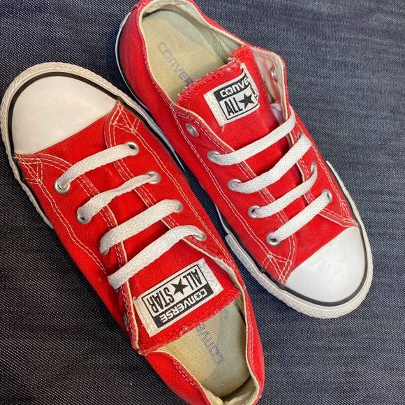 Converse All Star Low - Red Canvas / White Details - Youth size 3 - Picture 14 of 16